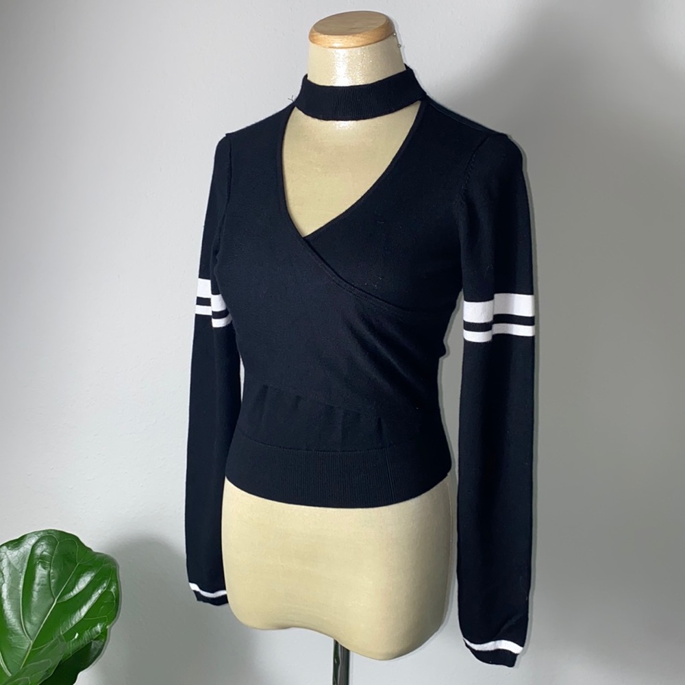Guess Long sleeve chocker Style Knit top